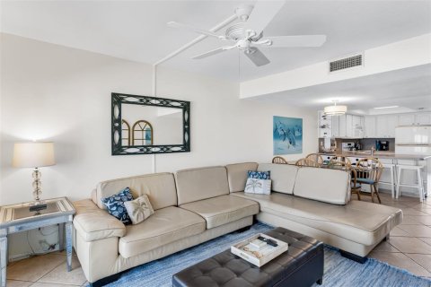 Copropriété à vendre à Indian Rocks Beach, Floride: 2 chambres, 101.26 m2 № 2201576 - photo 15
