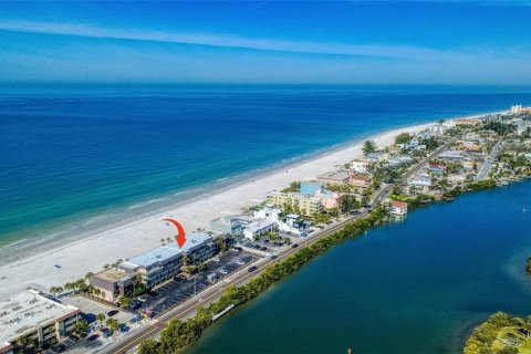 Condo à Indian Rocks Beach, Floride, 2 chambres № 2201576