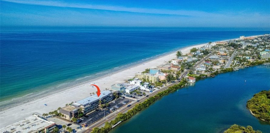 Condo à Indian Rocks Beach, Floride, 2 chambres  № 2201576