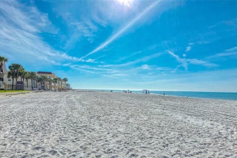 Copropriété à vendre à Indian Rocks Beach, Floride: 2 chambres, 101.26 m2 № 2201576 - photo 7