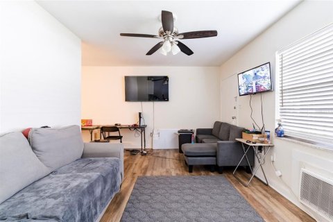 Immobilier commercial à vendre à Tampa, Floride: 4 chambres, 106.28 m2 № 1917895 - photo 6