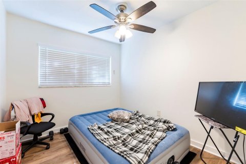 Immobilier commercial à vendre à Tampa, Floride: 4 chambres, 106.28 m2 № 1917895 - photo 7