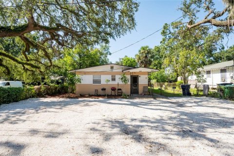 Immobilier commercial à vendre à Tampa, Floride: 4 chambres, 106.28 m2 № 1917895 - photo 1
