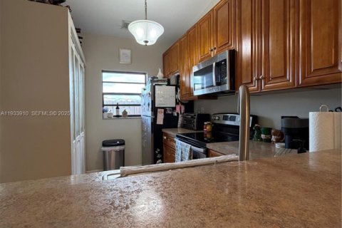 Adosado en venta en Miami, Florida, 2 dormitorios, 100.71 m2 № 1992182 - foto 15