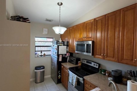 Adosado en venta en Miami, Florida, 2 dormitorios, 100.71 m2 № 1992182 - foto 14