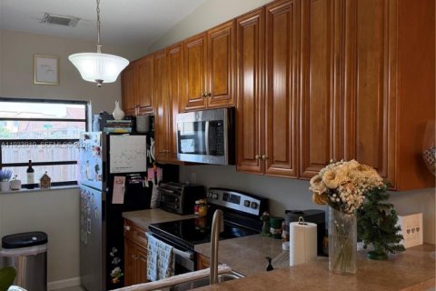 Adosado en venta en Miami, Florida, 2 dormitorios, 100.71 m2 № 1992182 - foto 16