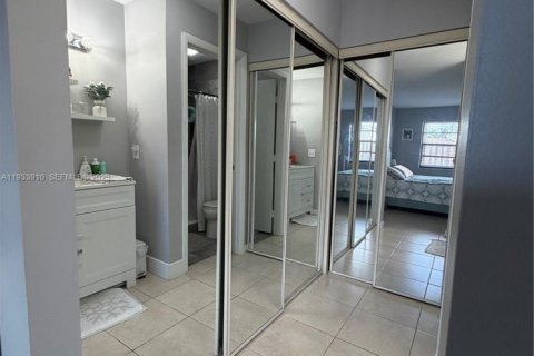 Adosado en venta en Miami, Florida, 2 dormitorios, 100.71 m2 № 1992182 - foto 30