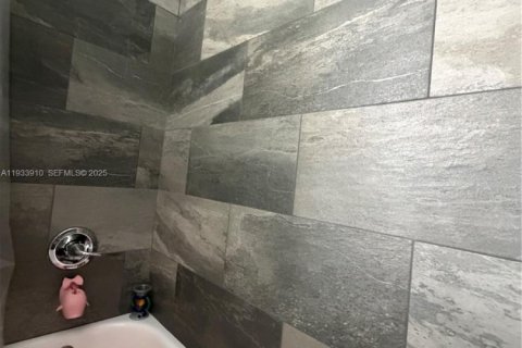 Adosado en venta en Miami, Florida, 2 dormitorios, 100.71 m2 № 1992182 - foto 26