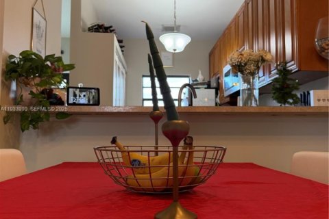 Adosado en venta en Miami, Florida, 2 dormitorios, 100.71 m2 № 1992182 - foto 12