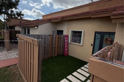 Adosado en venta en Miami, Florida, 2 dormitorios, 100.71 m2 № 1992182 - foto 11