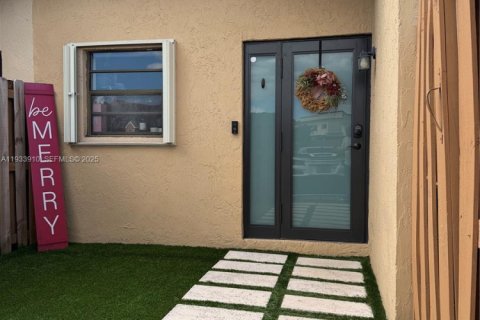 Adosado en venta en Miami, Florida, 2 dormitorios, 100.71 m2 № 1992182 - foto 3