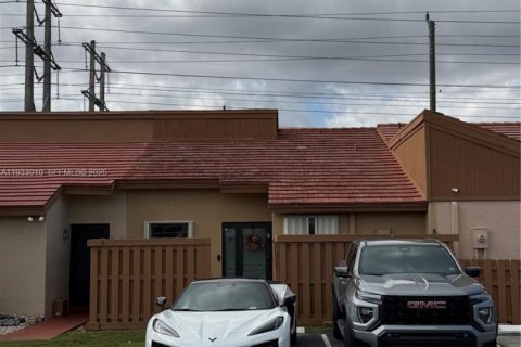 Adosado en venta en Miami, Florida, 2 dormitorios, 100.71 m2 № 1992182 - foto 2