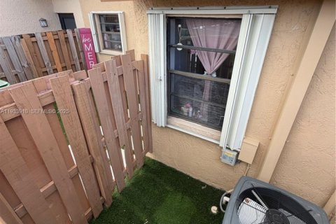 Adosado en venta en Miami, Florida, 2 dormitorios, 100.71 m2 № 1992182 - foto 9