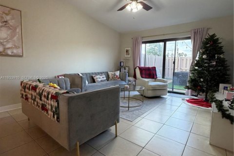 Adosado en venta en Miami, Florida, 2 dormitorios, 100.71 m2 № 1992182 - foto 21