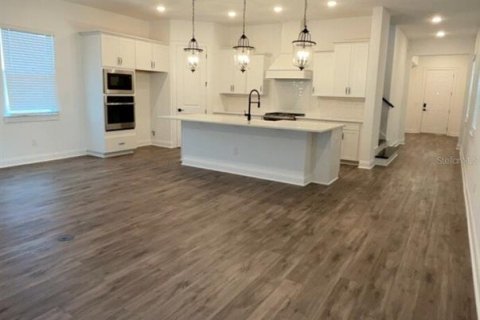 House in Winter Garden, Florida 4 bedrooms, 249.54 sq.m. № 2396393 - photo 6