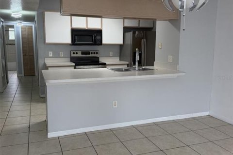 Copropriété à louer à Kissimmee, Floride: 3 chambres, 126.07 m2 № 2410250 - photo 6