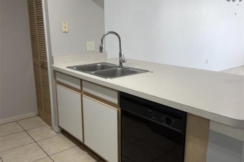 Copropriété à louer à Kissimmee, Floride: 3 chambres, 126.07 m2 № 2410250 - photo 8