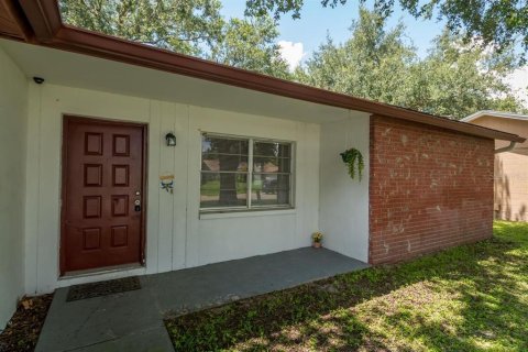 Casa en venta en Brandon, Florida, 3 dormitorios, 108.97 m2 № 2354261 - foto 2