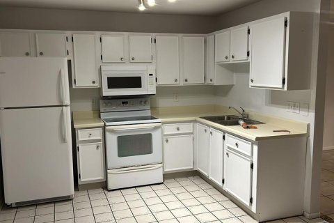Casa en venta en Brandon, Florida, 3 dormitorios, 108.97 m2 № 2354261 - foto 3