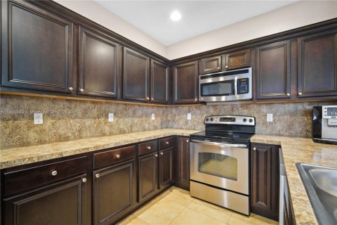Townhouse in Miami, Florida 3 bedrooms, 168.34 sq.m. № 1830755 - photo 10