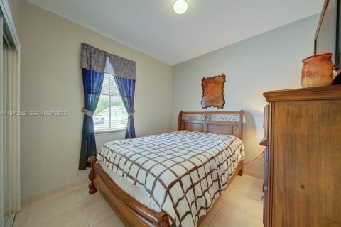 Townhouse in Homestead, Florida 4 bedrooms, 170.66 sq.m. № 1998227 - photo 14