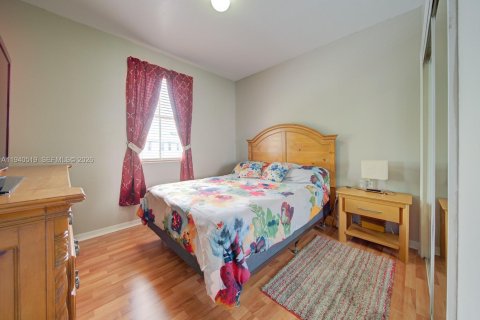 Townhouse in Homestead, Florida 4 bedrooms, 170.66 sq.m. № 1998227 - photo 17