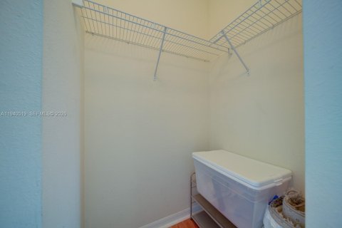 Townhouse in Homestead, Florida 4 bedrooms, 170.66 sq.m. № 1998227 - photo 24