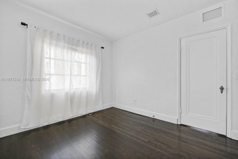 Copropriété à vendre à Miami Beach, Floride: 2 chambres, 104.98 m2 № 2079252 - photo 2
