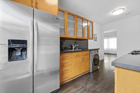 Copropriété à vendre à Miami Beach, Floride: 2 chambres, 104.98 m2 № 2079252 - photo 8