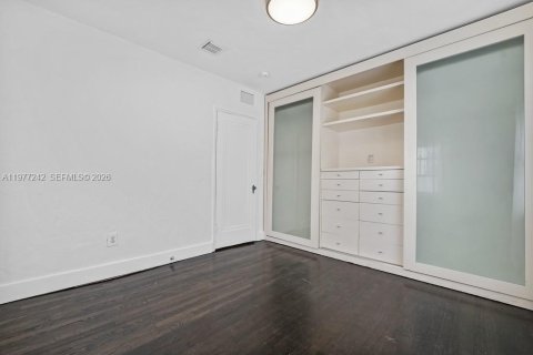 Copropriété à vendre à Miami Beach, Floride: 2 chambres, 104.98 m2 № 2079252 - photo 16