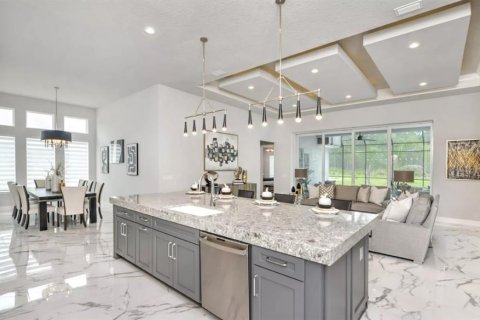 House in Ormond Beach, Florida 4 bedrooms, 247.58 sq.m. № 2221355 - photo 6