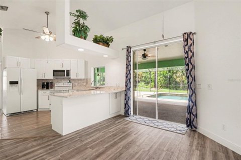 House in Lehigh Acres, Florida 3 bedrooms, 133.87 sq.m. № 2356124 - photo 7