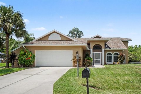 House in Lehigh Acres, Florida 3 bedrooms, 133.87 sq.m. № 2356124