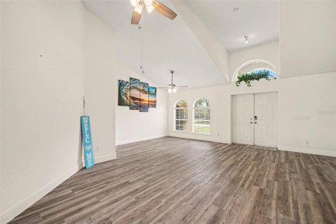 House in Lehigh Acres, Florida 3 bedrooms, 133.87 sq.m. № 2356124 - photo 4