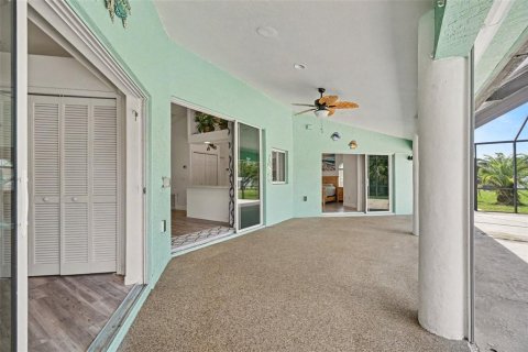 House in Lehigh Acres, Florida 3 bedrooms, 133.87 sq.m. № 2356124 - photo 30