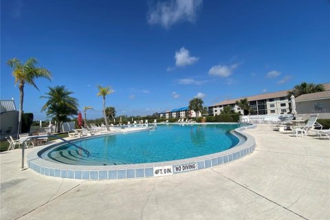 Condominio en alquiler en Punta Gorda, Florida, 2 dormitorios, 107.12 m2 № 1872854 - foto 1
