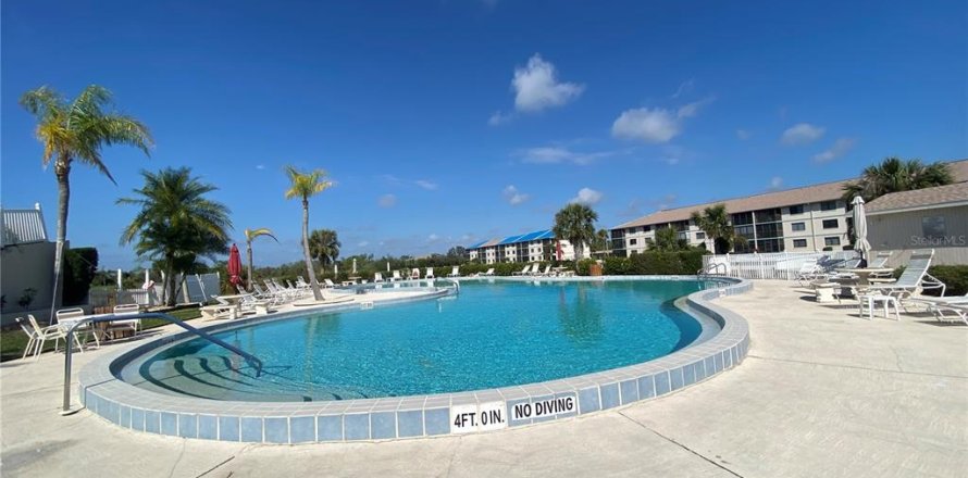 Condominio en Punta Gorda, Florida, 2 dormitorios № 1872854
