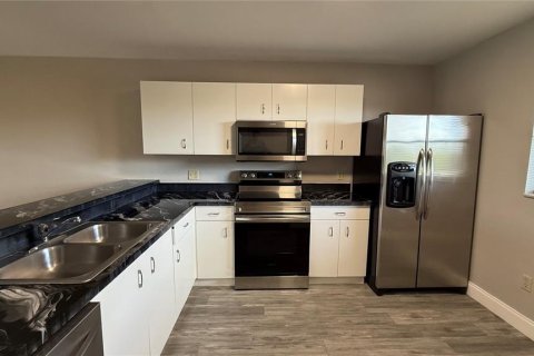 Condominio en alquiler en Punta Gorda, Florida, 2 dormitorios, 107.12 m2 № 1872854 - foto 2