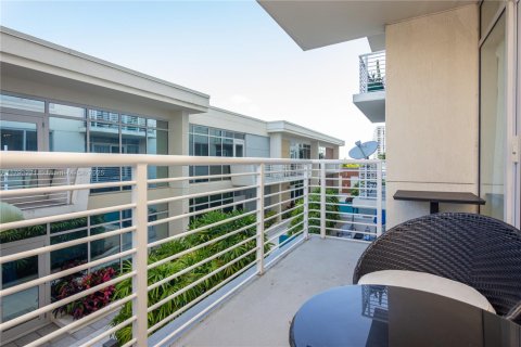 Condo in Miami, Florida, 1 bedroom  № 2037529 - photo 27