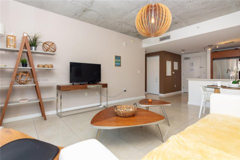 Condo in Miami, Florida, 1 bedroom  № 2037529 - photo 15