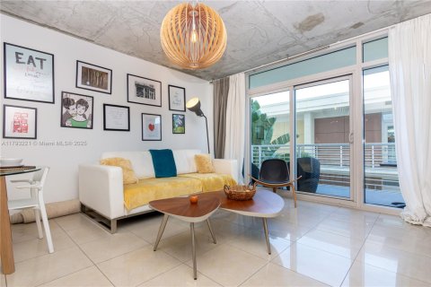 Condo in Miami, Florida, 1 bedroom  № 2037529 - photo 12