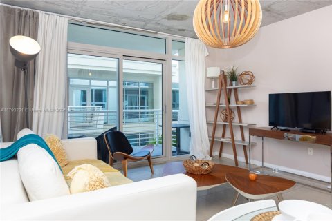 Condo in Miami, Florida, 1 bedroom  № 2037529 - photo 21