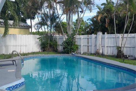 Casa en venta en North Miami Beach, Florida, 3 dormitorios, 110 m2 № 1801002 - foto 18