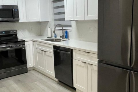 Casa en venta en North Miami Beach, Florida, 3 dormitorios, 110 m2 № 1801002 - foto 4