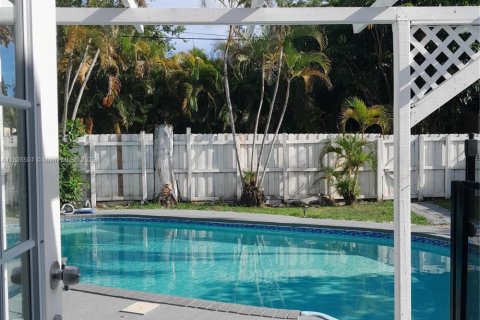 Casa en venta en North Miami Beach, Florida, 3 dormitorios, 110 m2 № 1801002 - foto 17