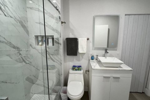 Casa en venta en North Miami Beach, Florida, 3 dormitorios, 110 m2 № 1801002 - foto 12