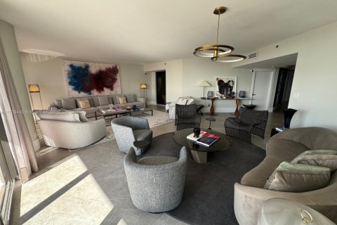 Купить кондоминиум в Авентура, Флорида 3 спальни, 237.83м2, № 1942515 - фото 1