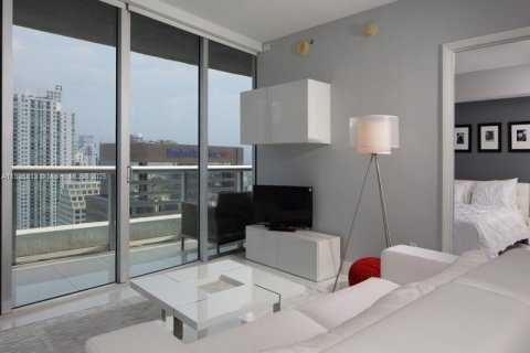 Condo in Miami, Florida, 2 bedrooms № 1962291 - photo 4
