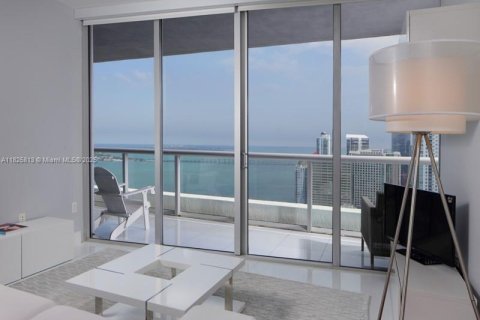 Condo in Miami, Florida, 2 bedrooms № 1962291 - photo 5