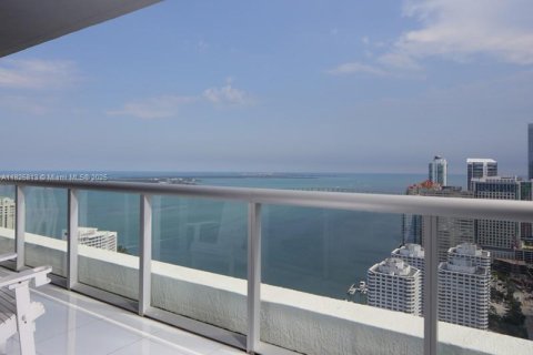 Condo in Miami, Florida, 2 bedrooms № 1962291 - photo 1
